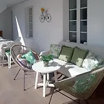Dos En Casa Amelia
