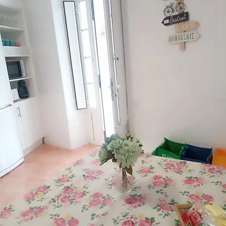 Casa Amelia 1ªp A 50 M Camino De Santiago Holiday home Padron